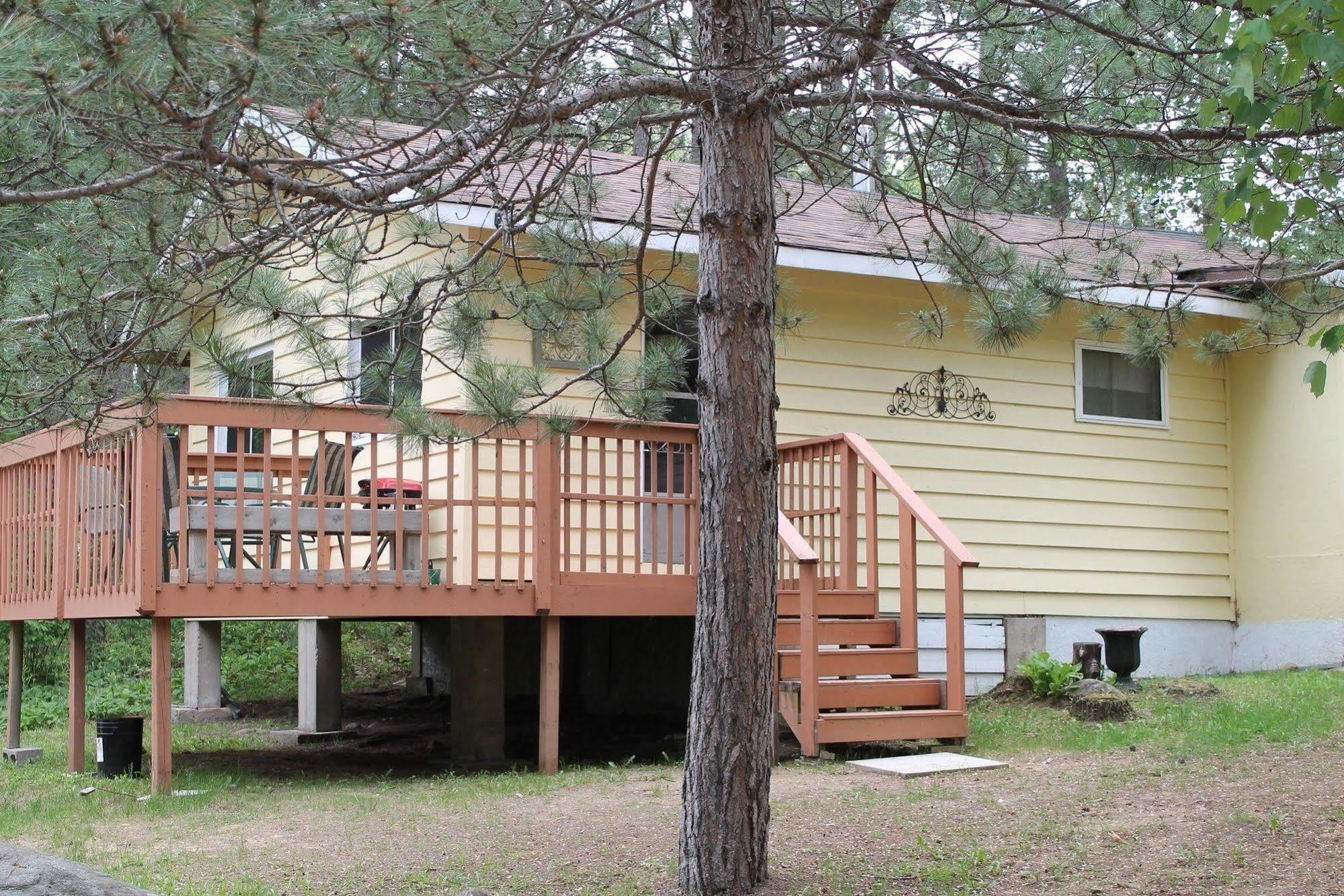 Algonquin'S Edge Resort Madawaska Εξωτερικό φωτογραφία