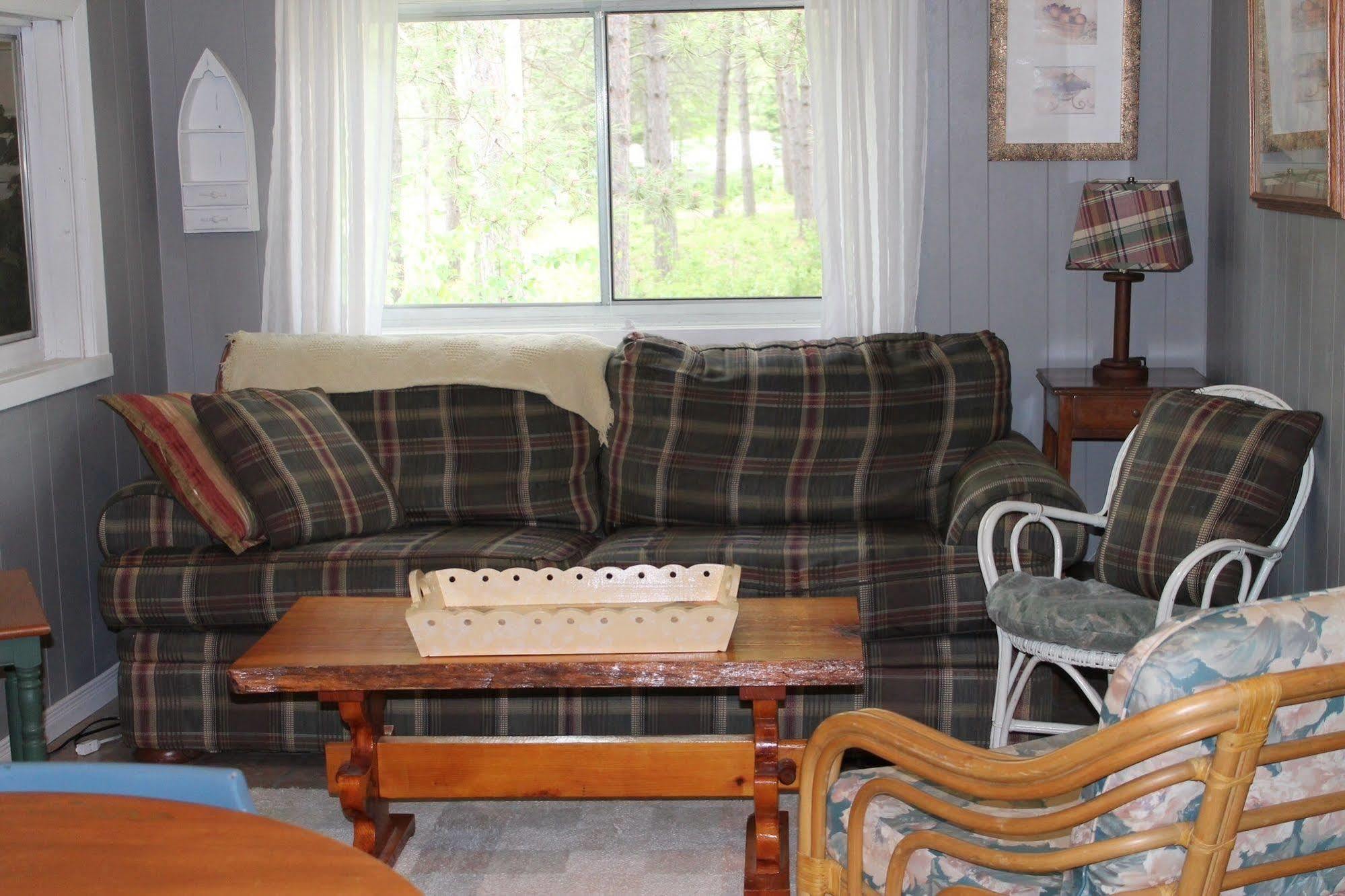 Algonquin'S Edge Resort Madawaska Εξωτερικό φωτογραφία